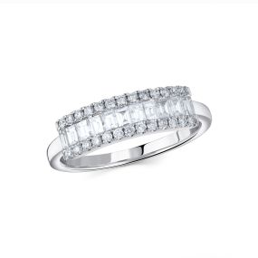 Inel semi-eternity din aur alb de 18K cu diamante baghetă și diamante rotunde (0,68 ct)