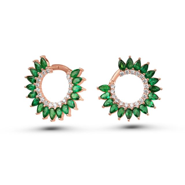 Cercei răsuciți din aur roz de 18K cu smaralde lacrimă și diamante