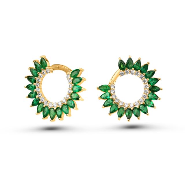 Cercei răsuciți din aur de 18K cu smaralde lacrimă și diamante