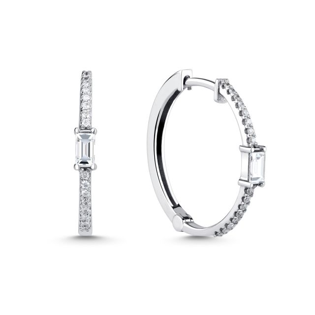 Cercei din aur alb de 14K cu diamante cu tăietură emerald și rotunde (0,410 ct)