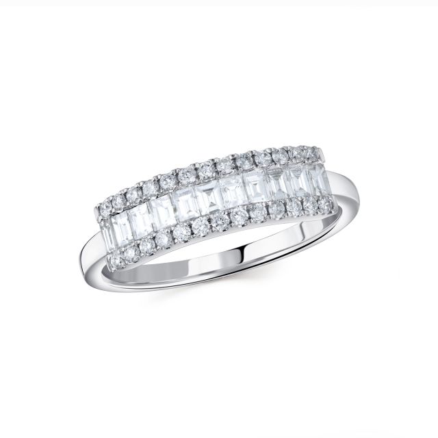 Inel semi-eternity din aur alb de 18K cu diamante baghetă și diamante rotunde (0,68 ct)