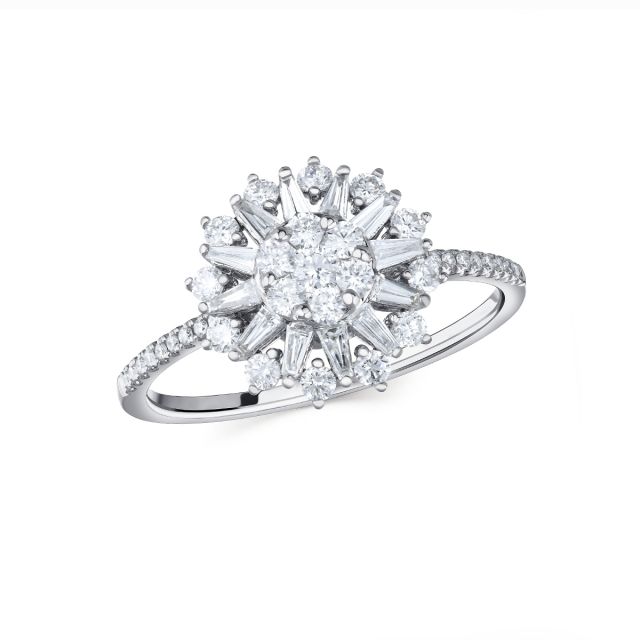 Inel din aur alb de 18K cu diamante baghetă și rotunde (0,660 ct)