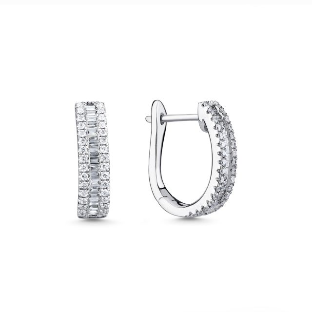 Cercei din aur alb de 18K cu diamante baghetă și rotunde (0,390 ct)