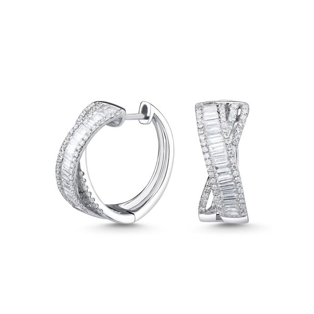 Cercei din aur alb de 18K cu diamante baghetă și rotunde (0,890 ct)