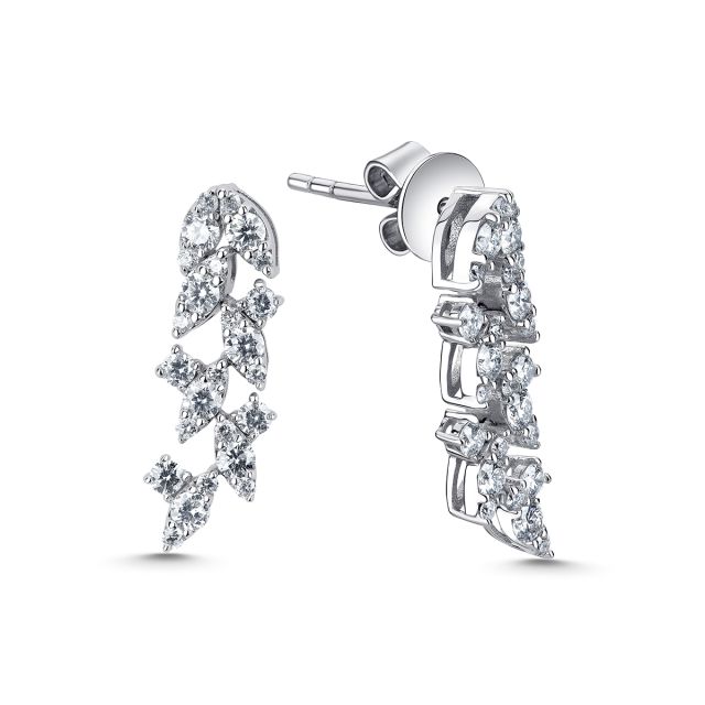 Cercei lungi din aur alb de 14K cu diamante (0,705 ct)