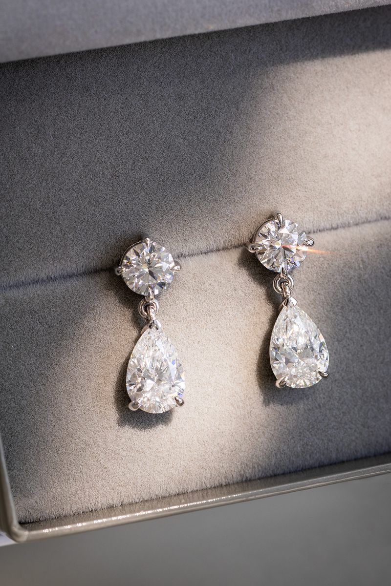 Coriolan bespoke earrings in 18K white gold