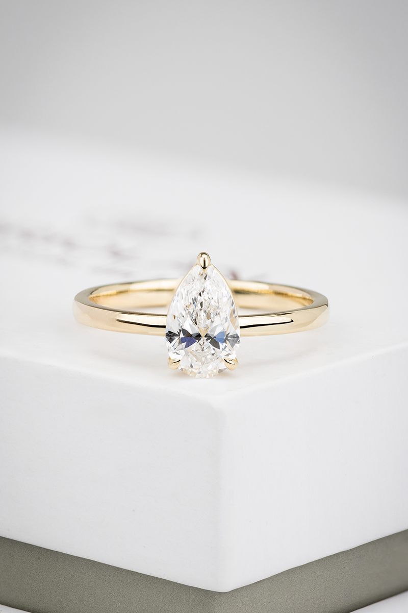 Coriolan bespoke ring in 14K yellow gold