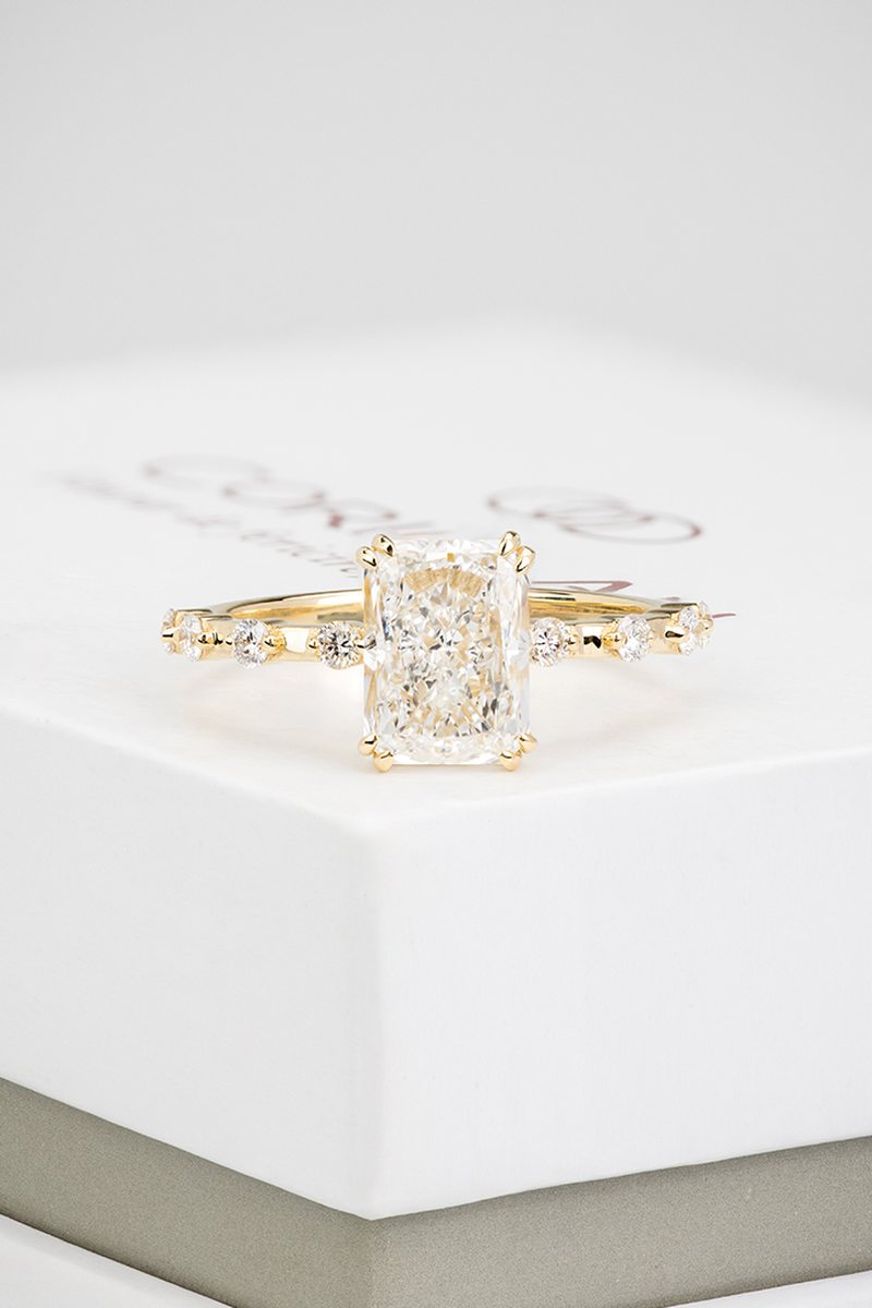 Coriolan bespoke ring in 14K yellow gold