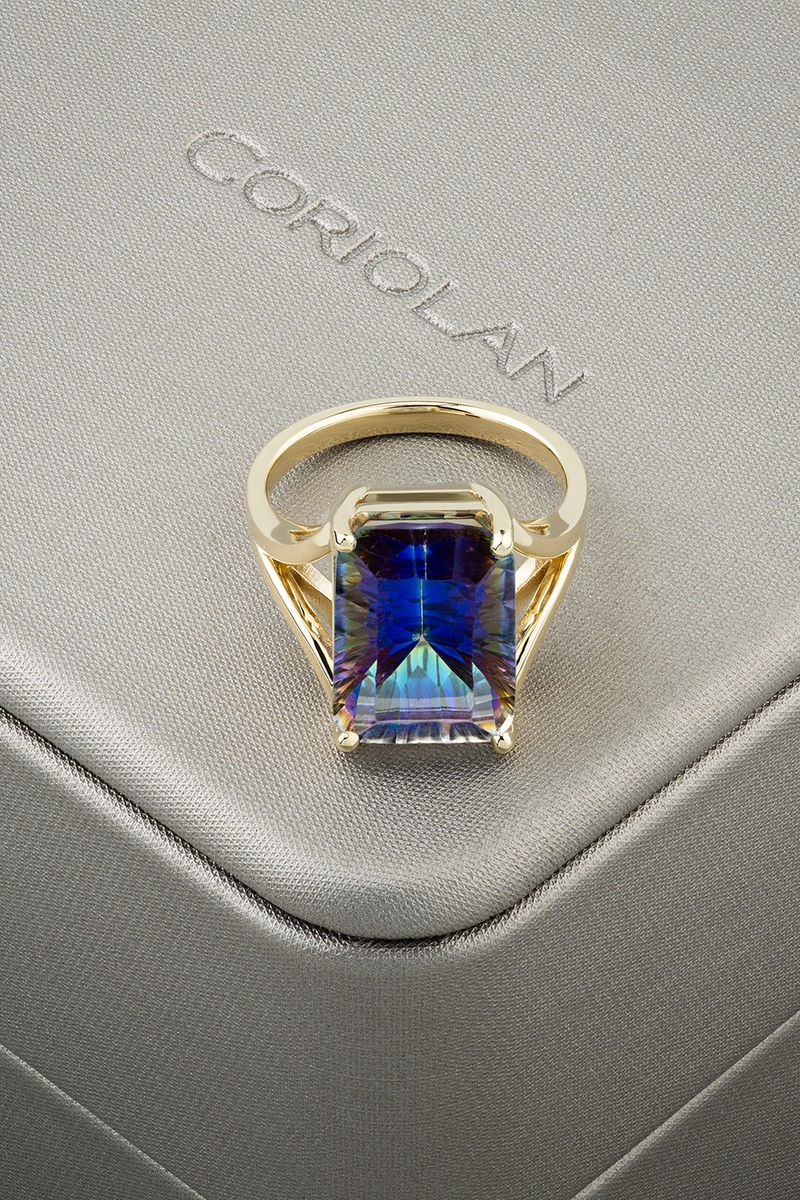Coriolan bespoke ring in 14K yellow gold
