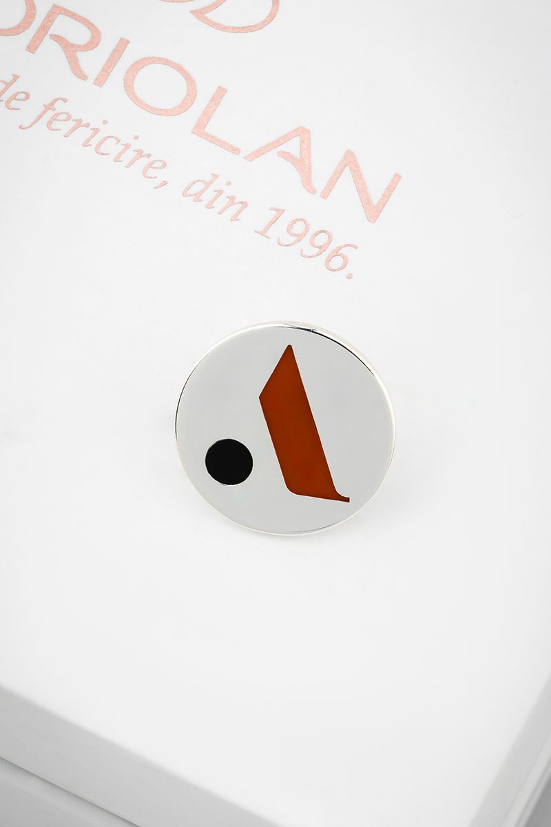 Coriolan bespoke pin in silver
