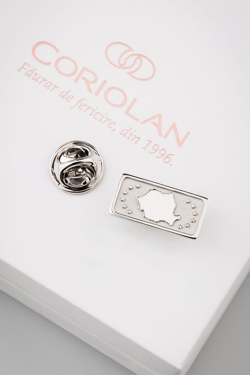 Coriolan bespoke pin in 14K white gold